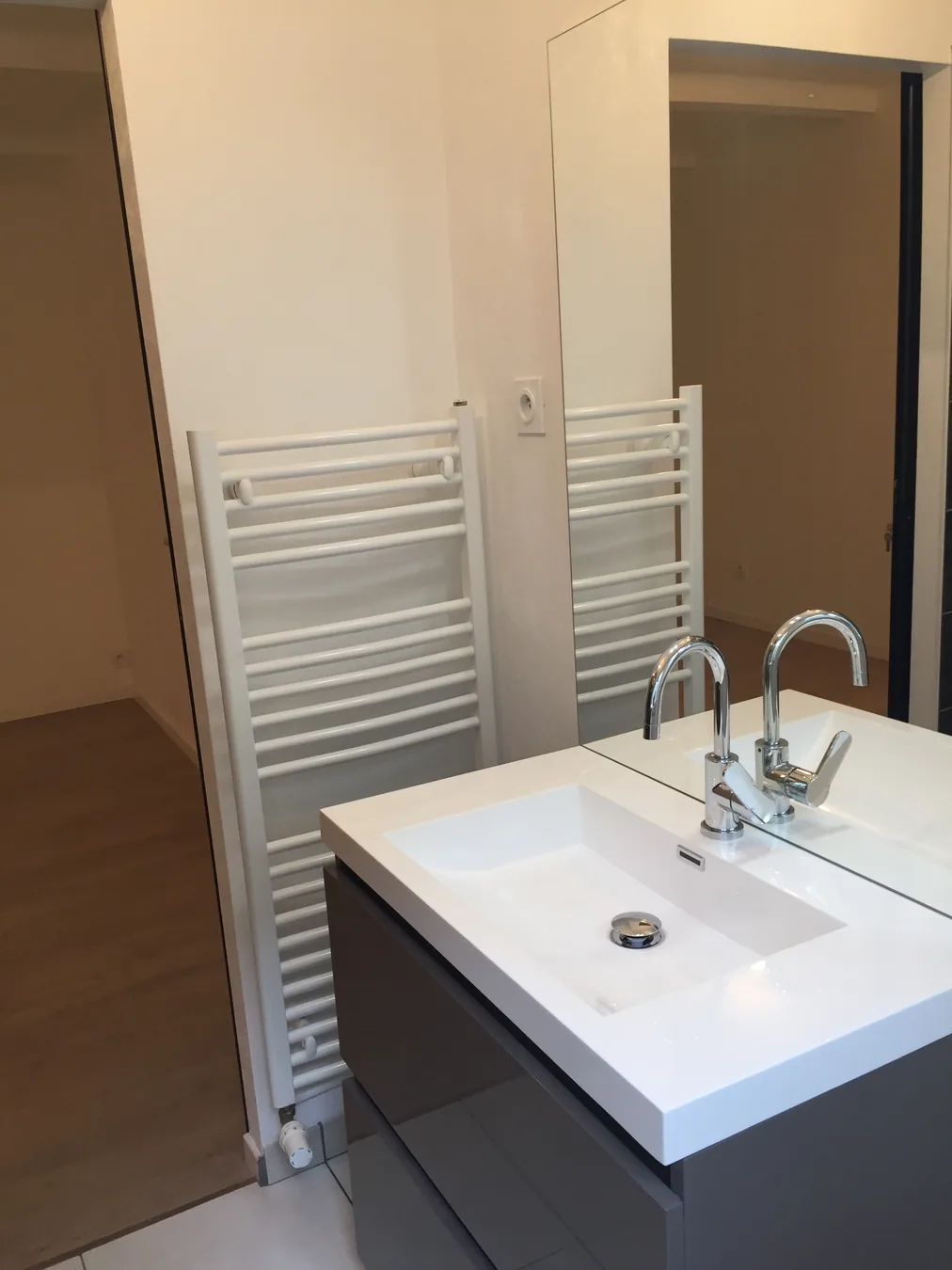 Douche et équipements sanitaires réalisés par BLPA