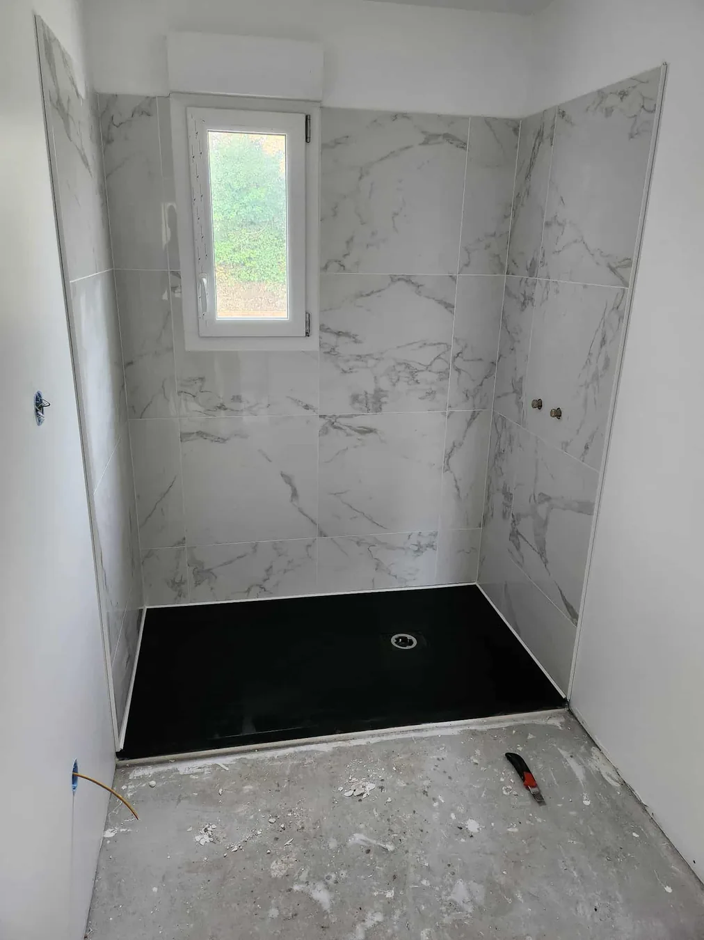 Receveur et carrelage de douche réalisés par BLPA